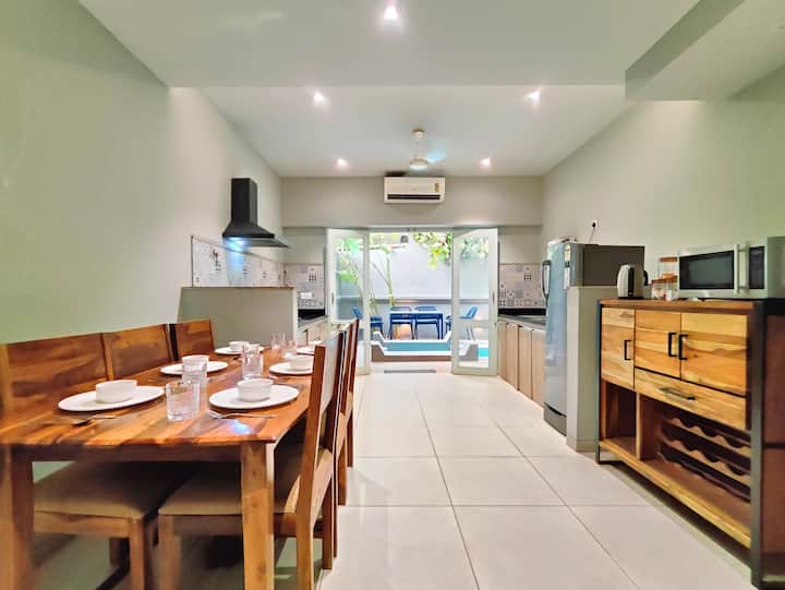 Full kitchen image 2