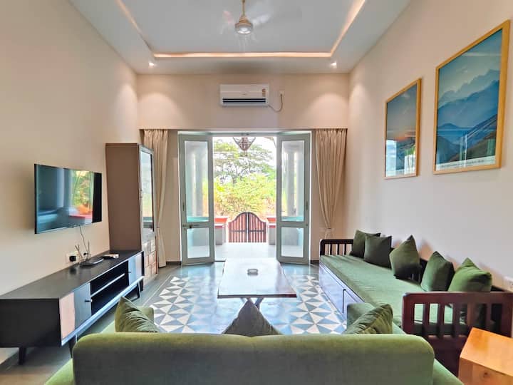 Living room image 2