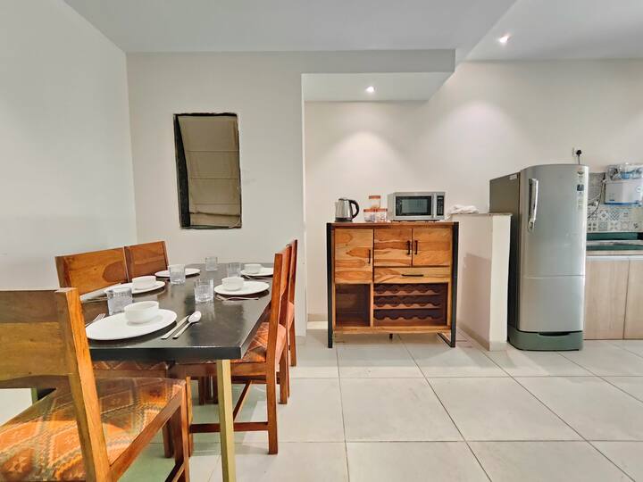 Dining area image 1