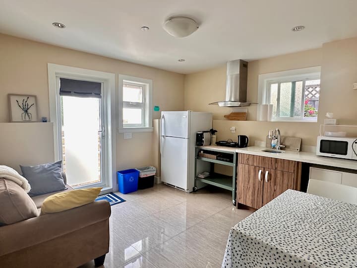 Private Garden Hideaway Suite 5 Mins To Skytrain - Richmond