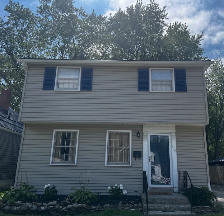 Family Friendly Lakeside Home Near Lake Erie - Erie, PA