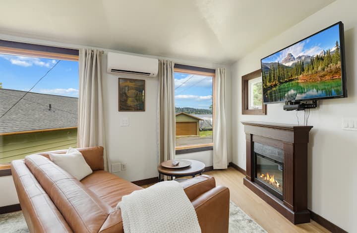 Pet Friendly Near Seattle Ferry - 布雷默頓