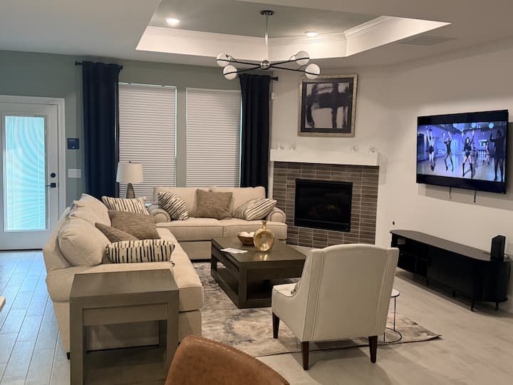 A Model Home In A Quiet Neighborhood With Lakeview - Brazos Bend State Park, Needville