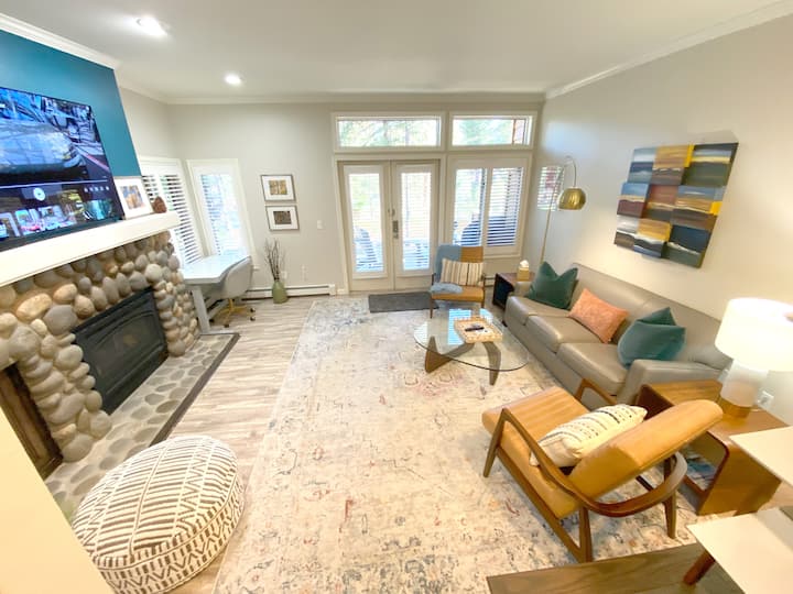 Modern Mountain Lake Escape 2br 2ba Primo! - Carson City, NV