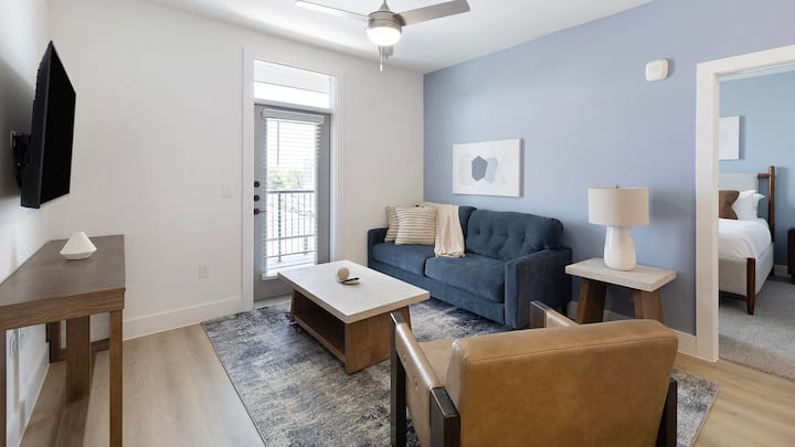 Landing | Stylish 2bd, Gym - Denton, TX