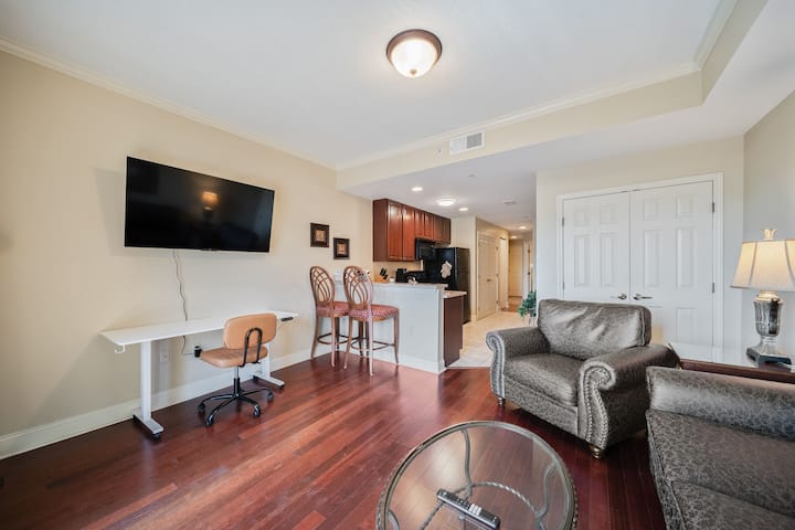 Walk To Fsu | Balcony + Parking - Tallahassee, FL