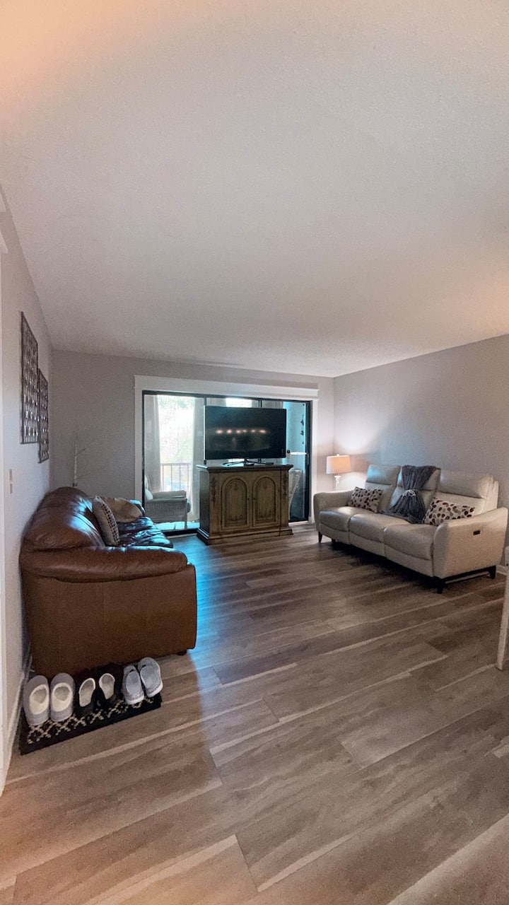 Cozy Condo W/ Pool | Near Downtown Ft Myers - Fort Myers, FL