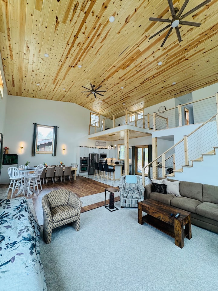 New! 4bd/2.5bth Walking To Dockside - Breezy Point, MN