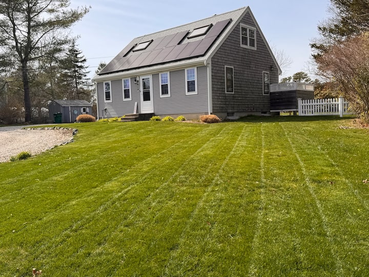 Quaint Beachy Cape House - Cape Cod, MA