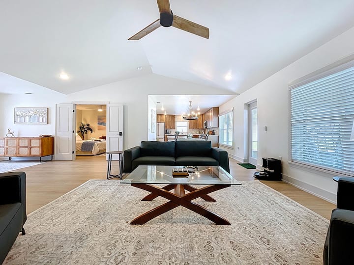 Brand New Build — Entire Home For Up To 6 - Lakeland, FL