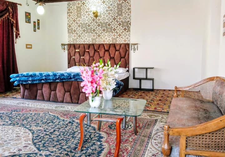 The Holt Gardens - Srinagar