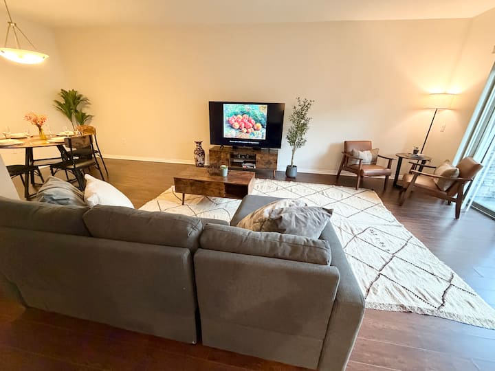 Cozy 2br W/ Pool, Gym, Gated Parking| 10 Min To La - Monterey Park, CA