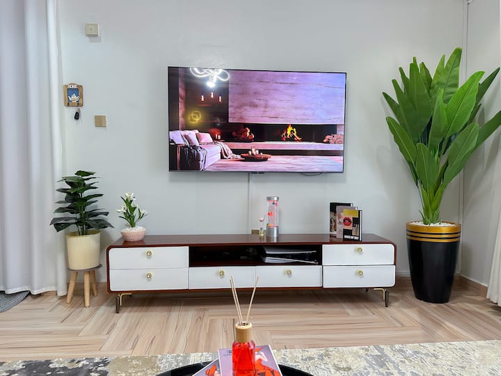 Modern Secure 1br With Ac, Wi-fi & Backup Power - Uganda