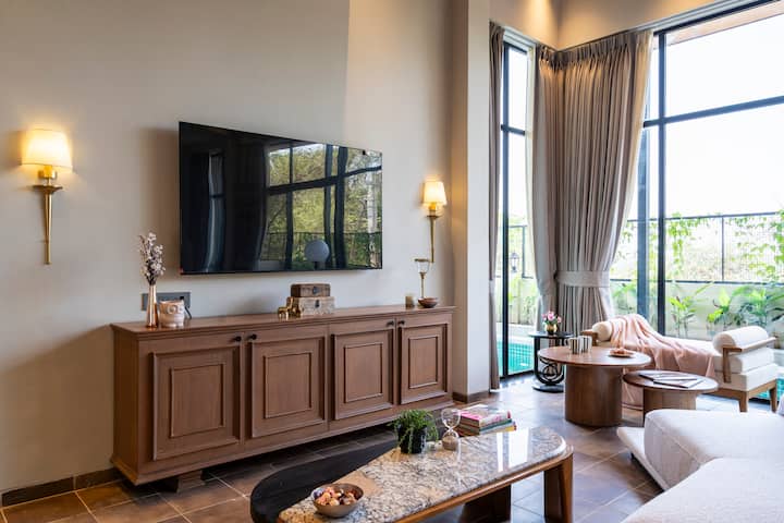 Living room image 8