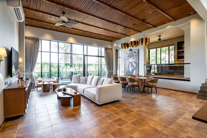 Living room image 10