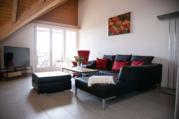 Mountain View Attic Apt Goldiwil|balcony & Parking - Thun