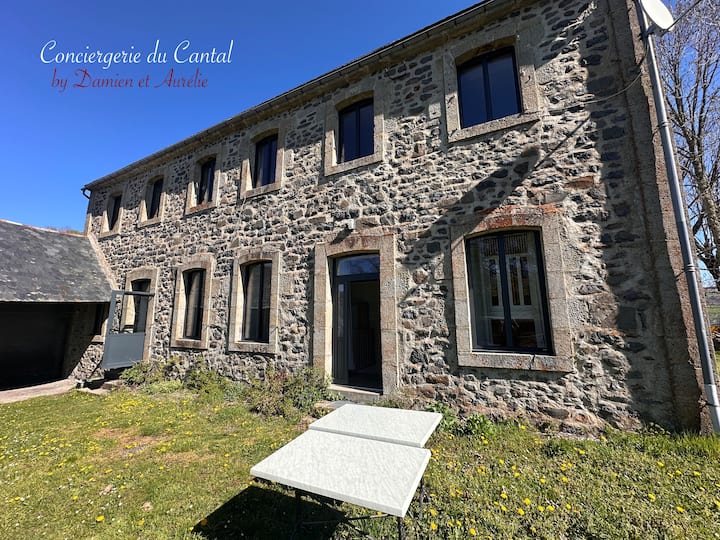 Vèze Gite De L'ancienne éCole - Cantal