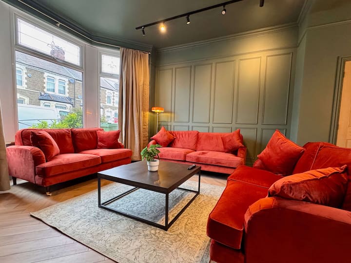 Spacious Stylish Cardiff House Near City Centre - Cardiff