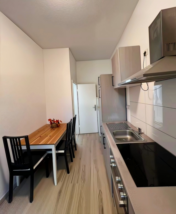 Central Düsseldorf Cozy 2-bedroom Apt With Kitchen - Düsseldorf