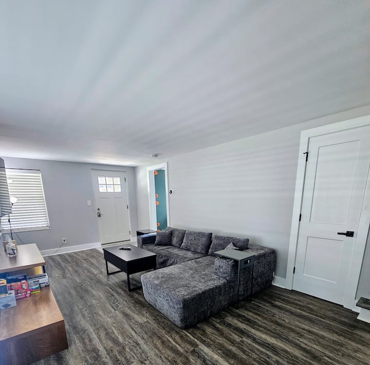 Modern, Fun, And Cozy Family Friendly Space! - Seven Lakes State Park, Holly