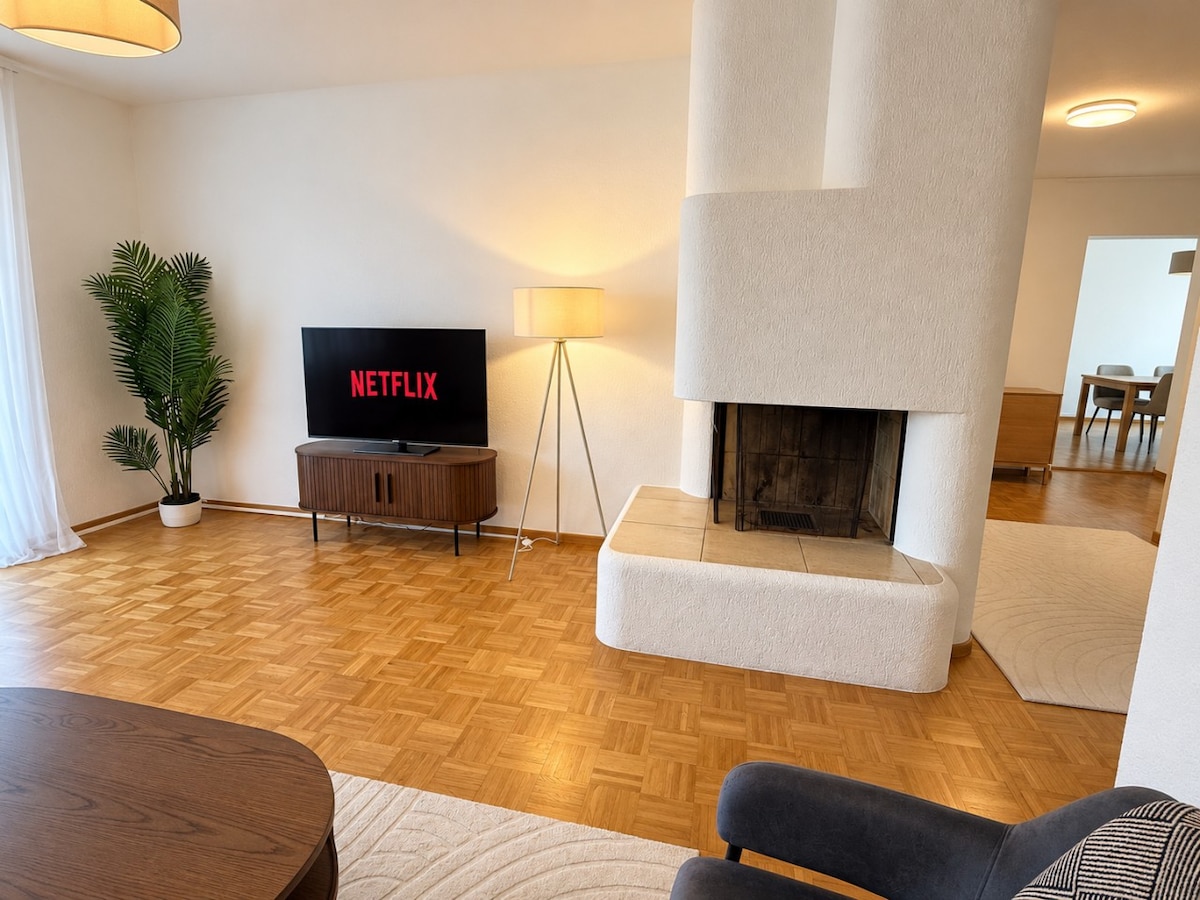 Central 2BR with Superbe Transit Access - Tilia 21