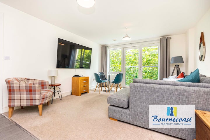 Rubys Retreat By Bournecoast: Poole Centre - 10701 - Wareham, UK