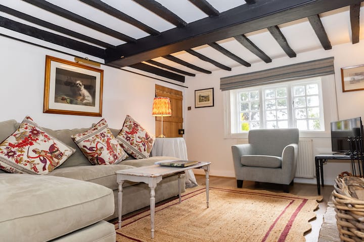 Charming 3-bed Family, Dog & Contractor Friendly - Marlow