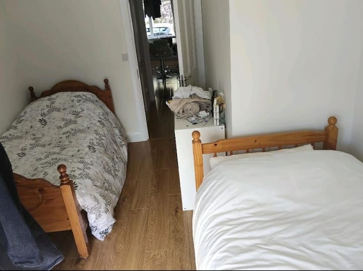 Twin Studio With Own Entrance - Dublin