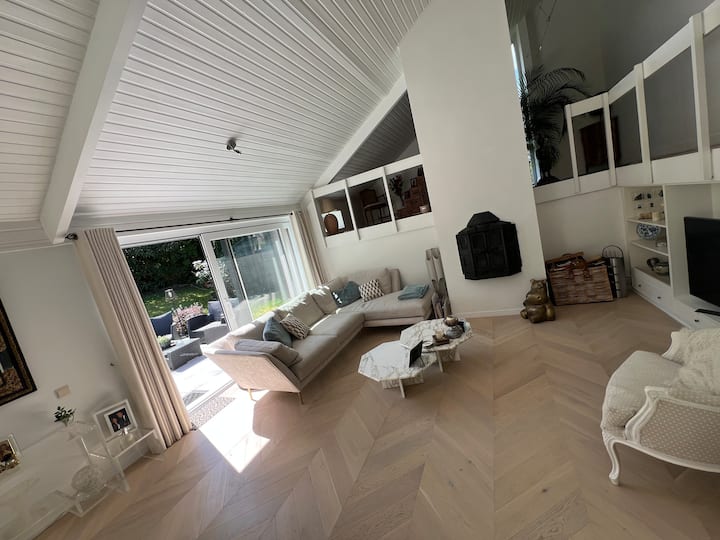 Maison Lumineuse Avec Belle Terrasse Ensoleillée - Braine-l'Alleud