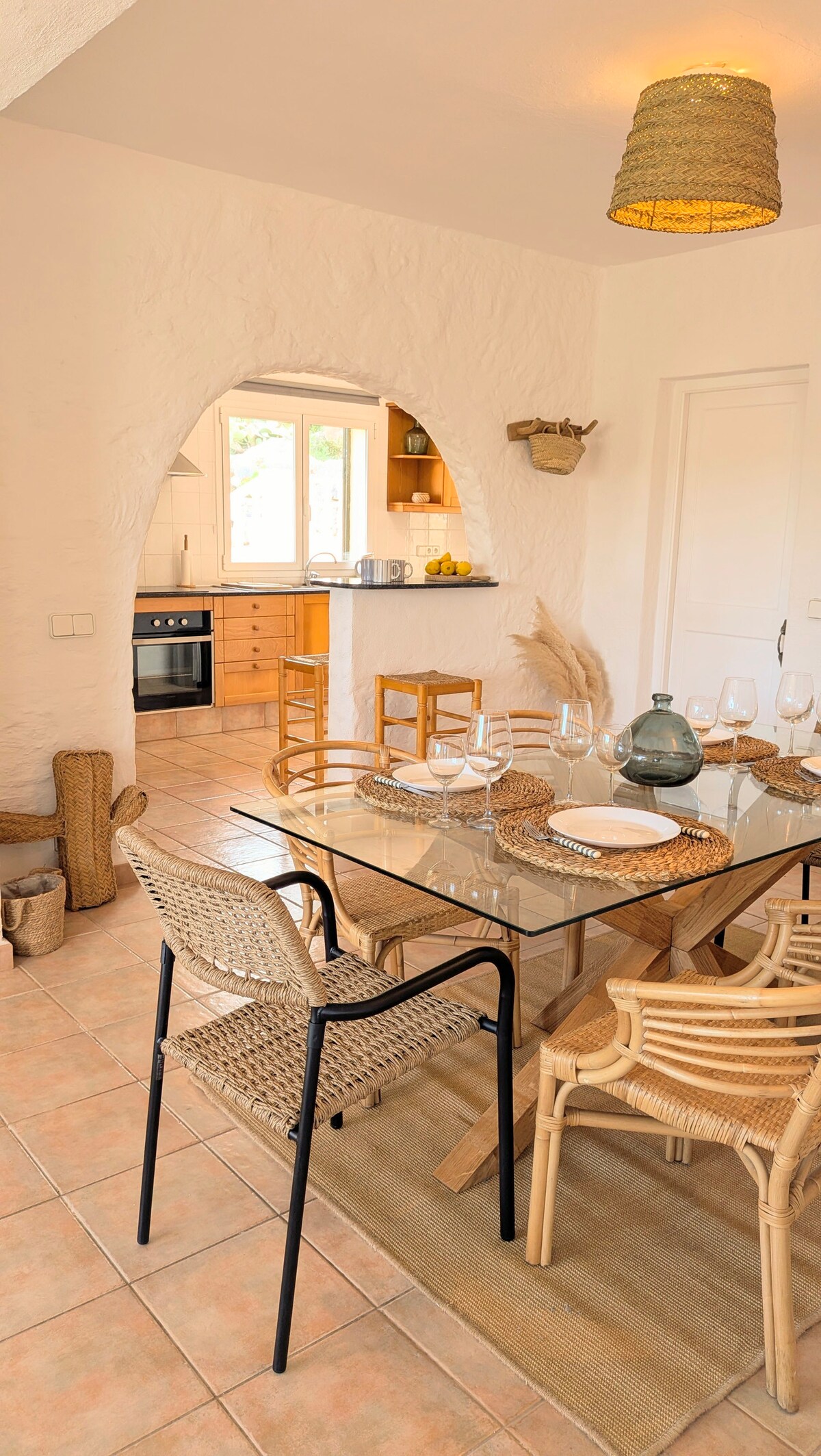 Ocean views and private pool, beach access 3