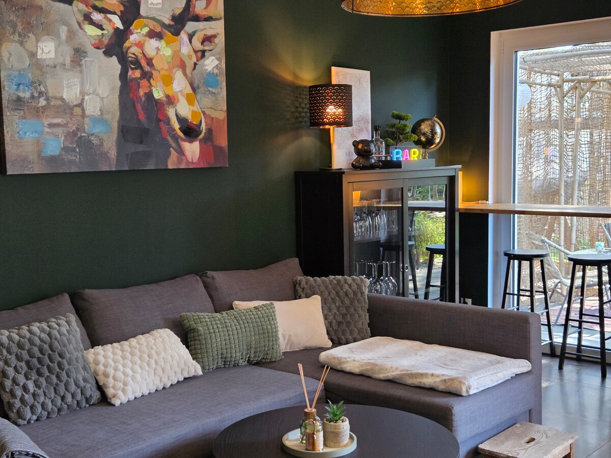 Stylish, Family Friendly, Terrace, Next to the Water