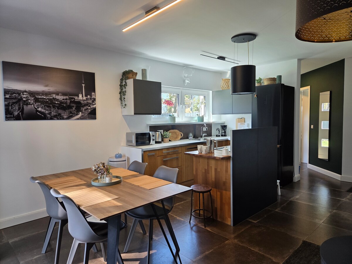 Stylish, Family Friendly, Terrace, Next to the Water