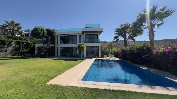 Türkbükü Mansions, Pool & Hamam Seaview Villa 6br - Gümbet