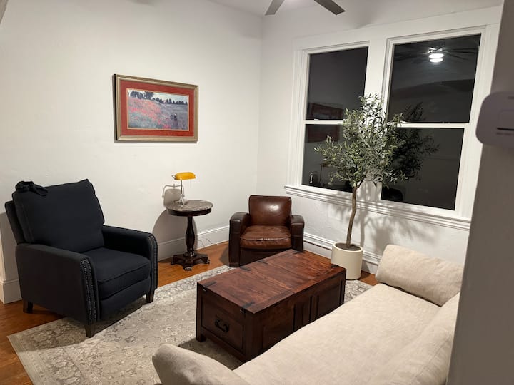 Fairfax, Pet Friendly, With Views And Parking! - San Rafael, CA
