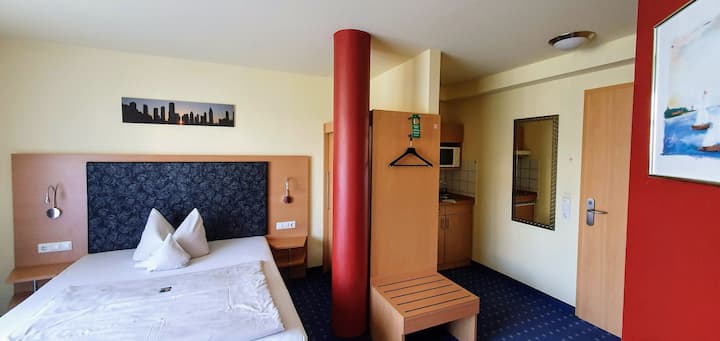 Zwei Zimmer Apartment Mit Eigener Küche - Wiesloch