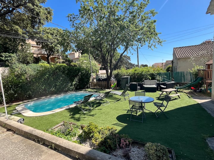 Paisible Maison Familiale De 90m2 Avec Piscine - Toulon