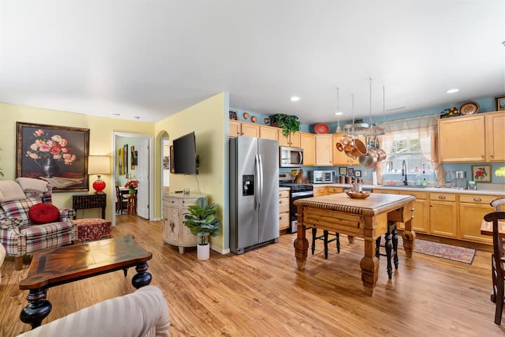 Granite Mountain Cottage: An Oasis 15m To Downtown - Prescott, AZ