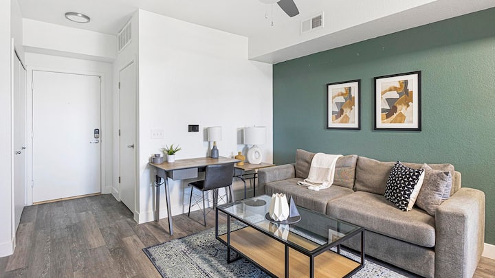 Landing | Stunning 1bd, Pool, Game Room - Tempe, AZ