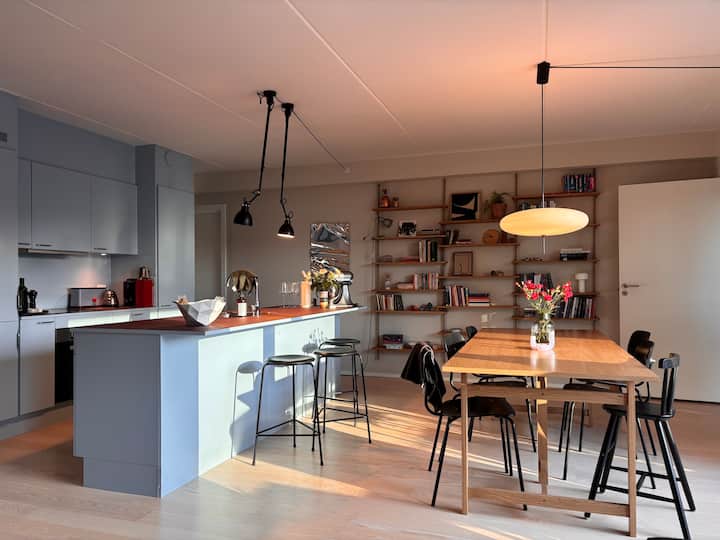 Stor Og Lys Lejlighed På Trendy Vesterbro - Copenhague