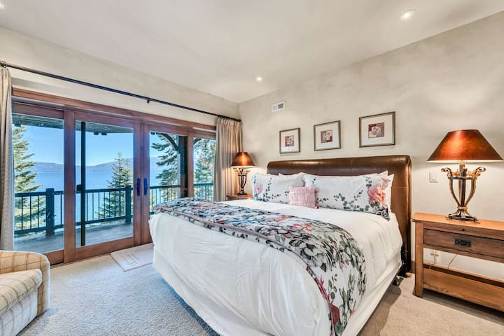 Dormitorio 4: cama king, chimenea de gas, acceso al lago, piso inferior