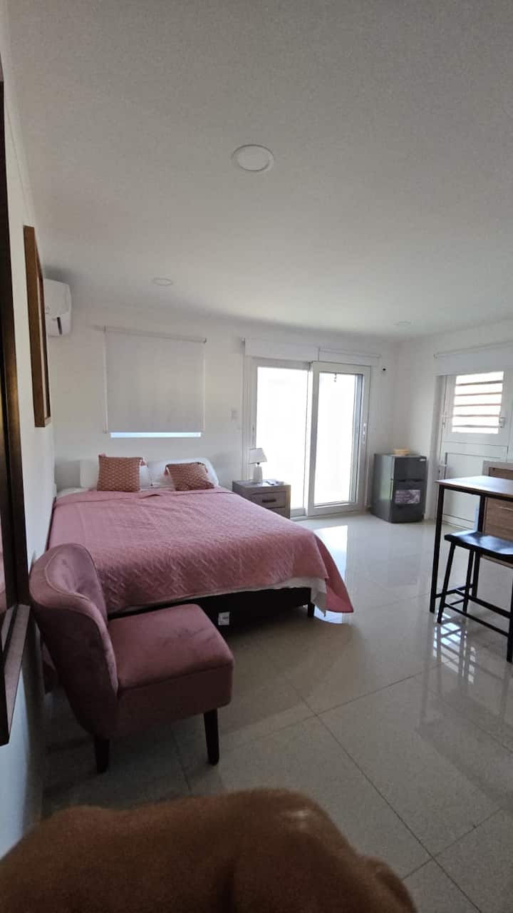 Modern Apartment In Willemstad With Balcony - Curaçao