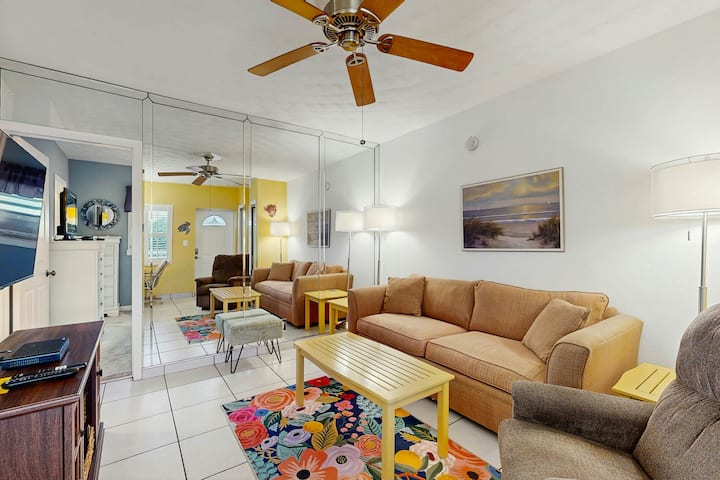1 Bd | Condo, Pool & Hot Tub, Block To Beach, Wifi - Deerfield Beach