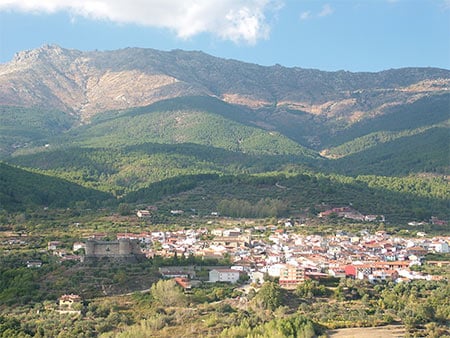 Vista panorámica de Mombeltrán y el Valle del Tiétar