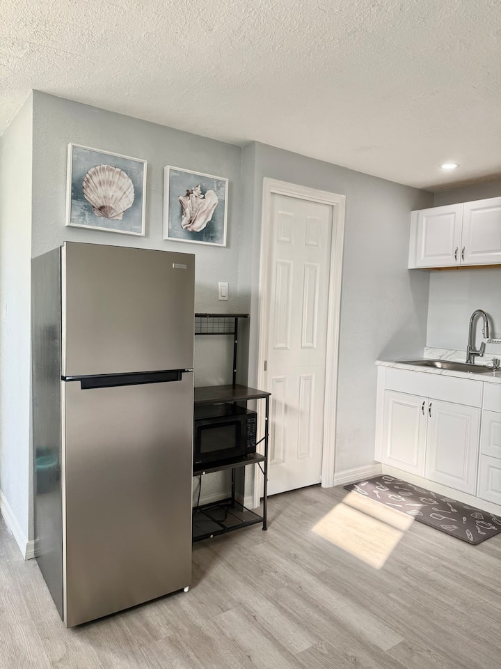 Cozy And Comfortable In A Ideal Location - Tarpon Springs, FL