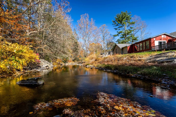 Spacious Pool -Theater Cabin - Pocono Mountains, PA