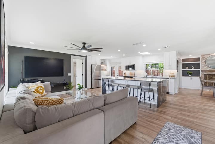 Private Pool & Bar | Under 15 Min To Downtown Orl - Altamonte Springs, FL