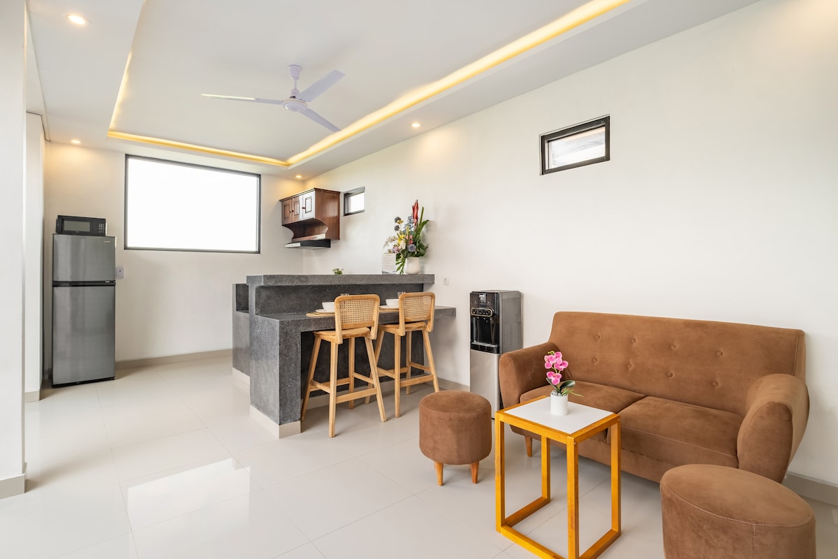 Villa in Kediri · 2 bedrooms · 2 beds · 2 private baths, συγκρίσιμο Airbnb