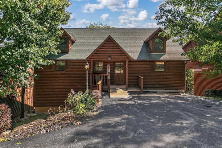 Luxury In The Ozarks! 4 Master Suites, 3 Pools, 2 - Branson, MO