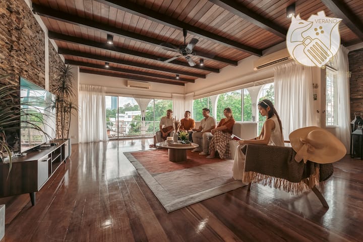 Tuscan Pool Villa | Garden•ktv•42pax@damansara Kl - Kuala Lumpur