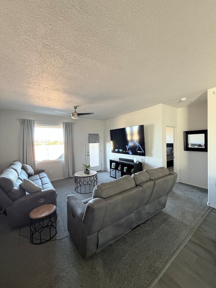 Santa Fe Home-minutes To Downtown, Dining & Shops - Santa Fe, NM